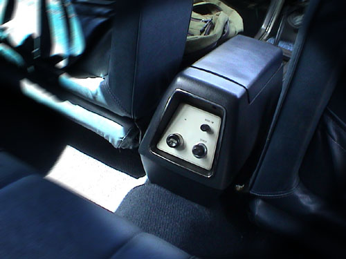 旧車・リモコンラジオ